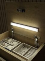 Бездротовий LED-світильник з датчиком руху