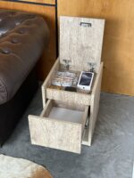Вузька приліжкова тумба-сейф B34 з верхньою RFID-схованкою - Зображення 5